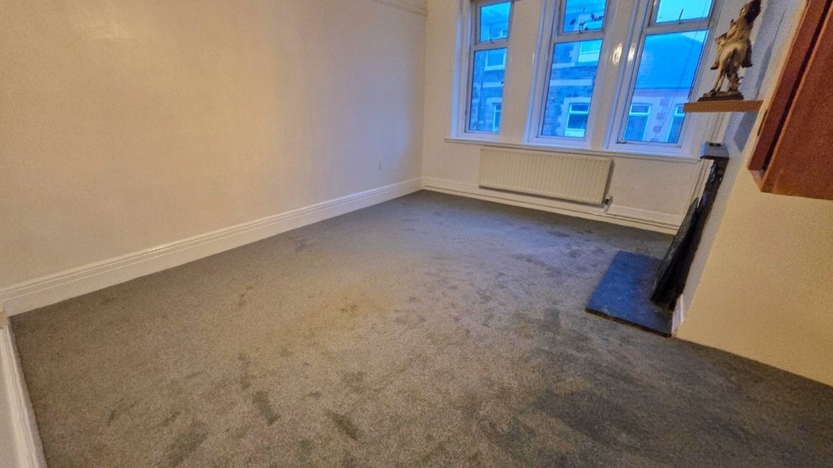 Room Alexandra Road in Newport