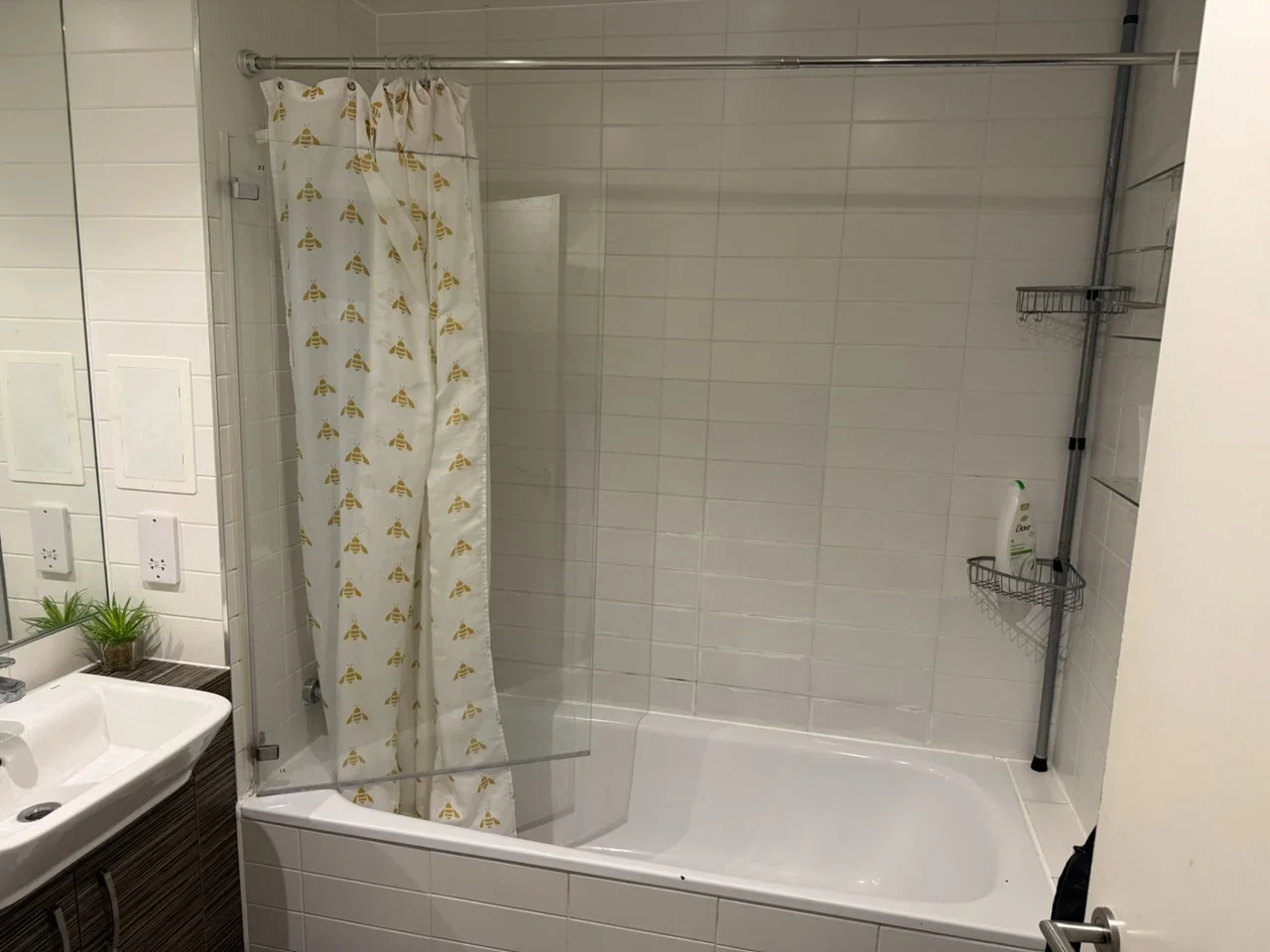 Room Ketch Street in Greater London