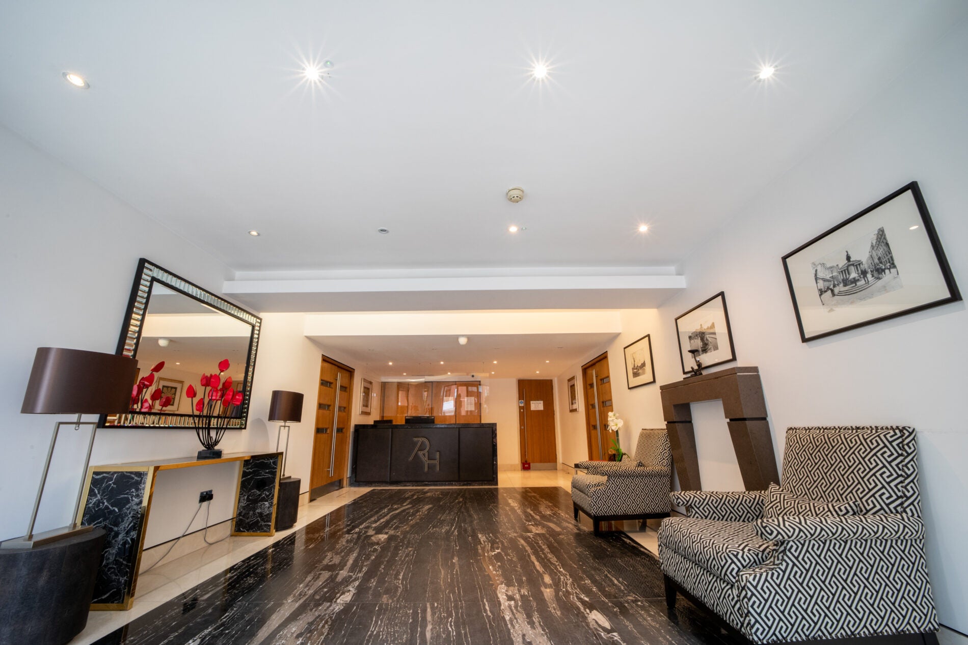 Flat Roland Gardens in Greater London
