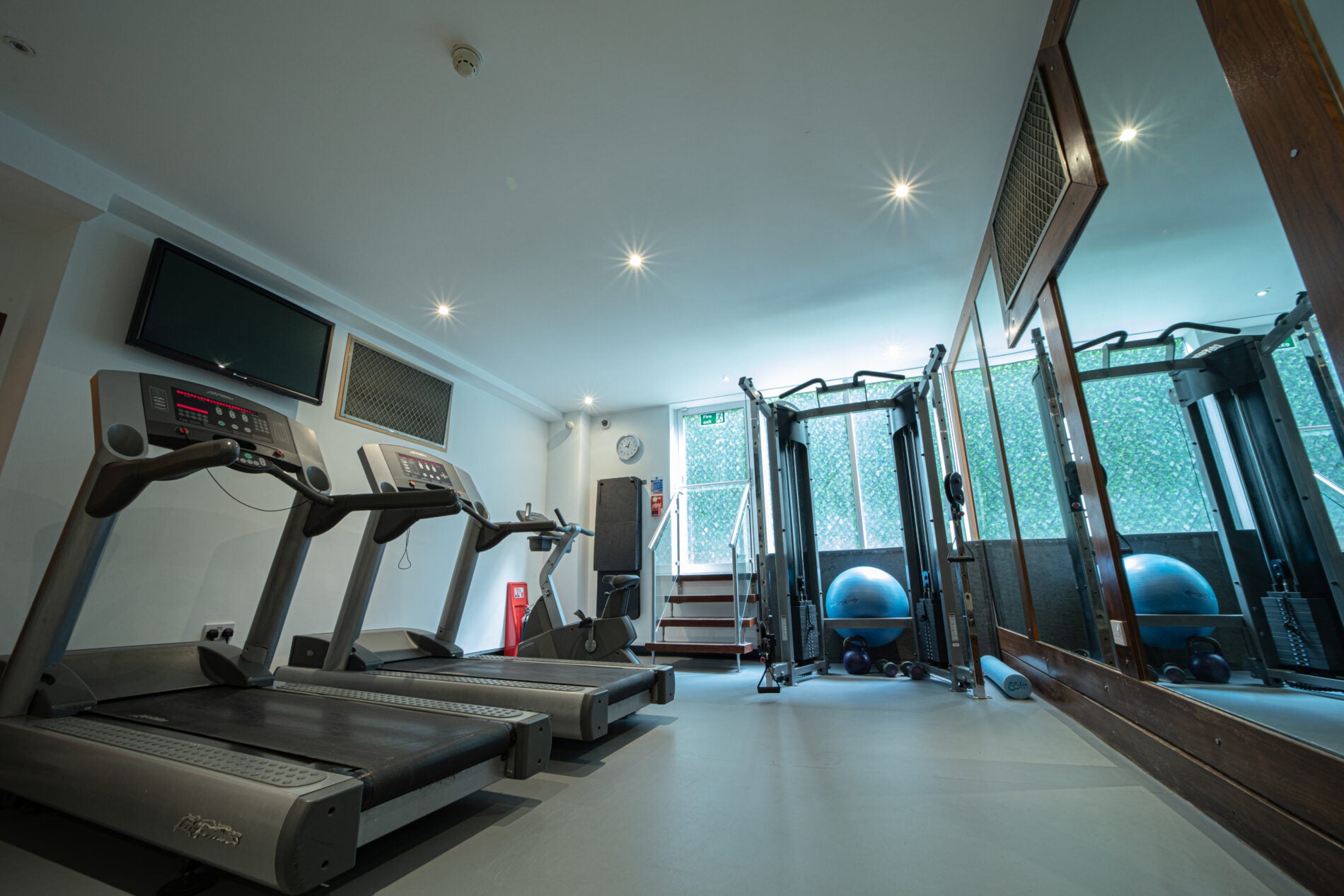 Flat Roland Gardens in Greater London