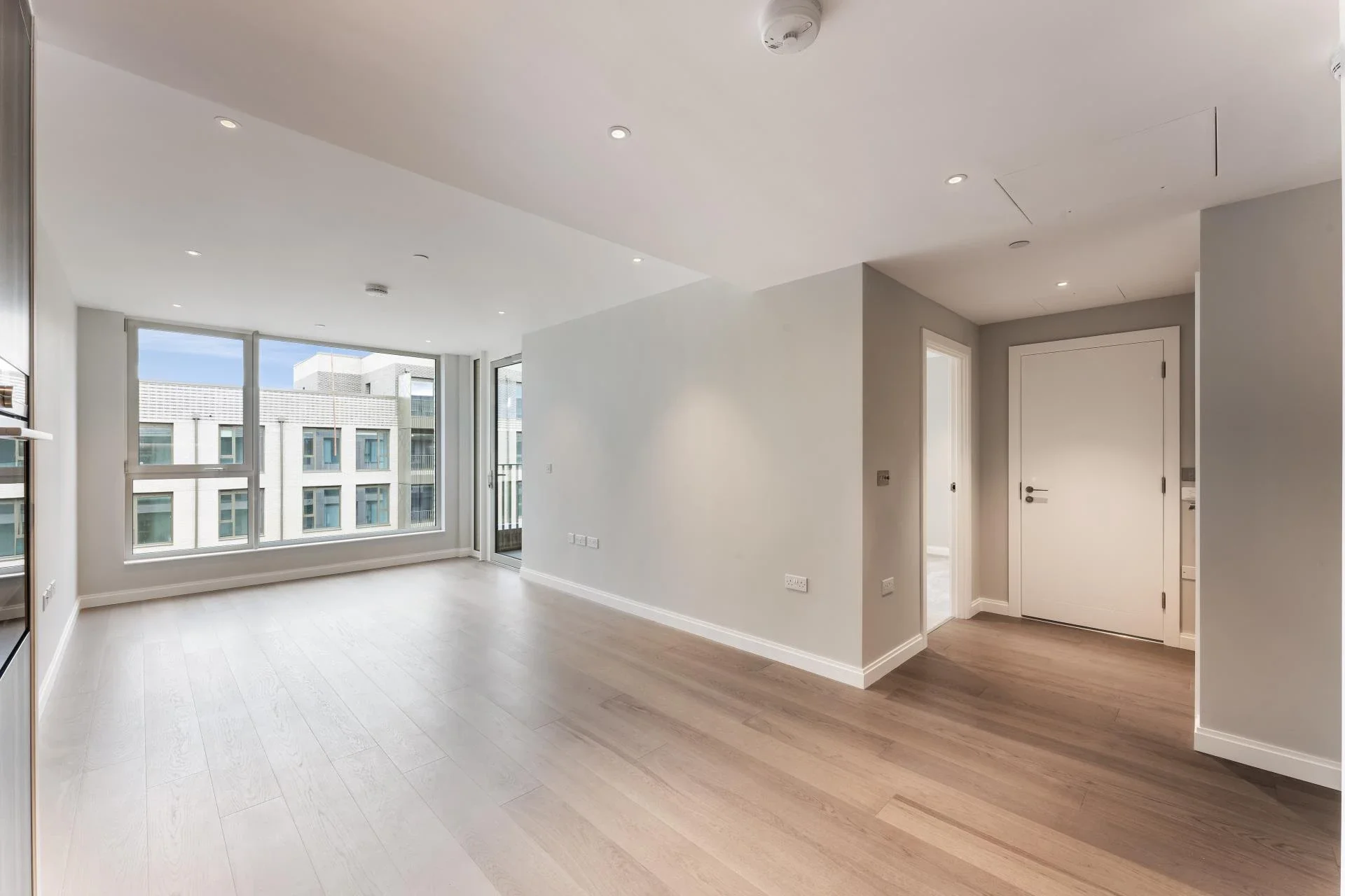 Flat Kennington Lane in Greater London