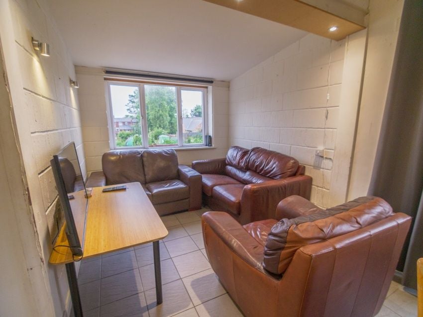 Room Holberry Gardens in Sheffield