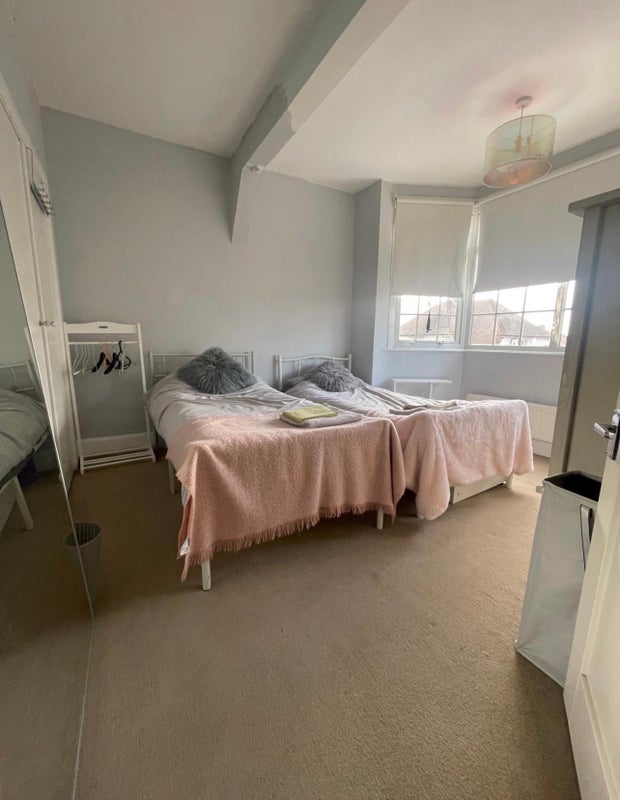 Room Colin Close in Greater London