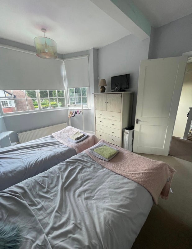 Room Colin Close in Greater London