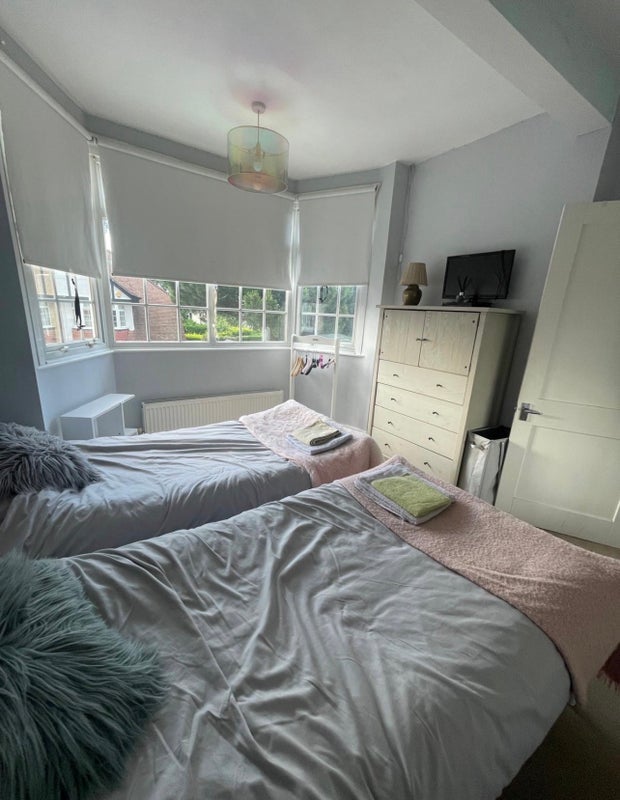 Room Colin Close in Greater London