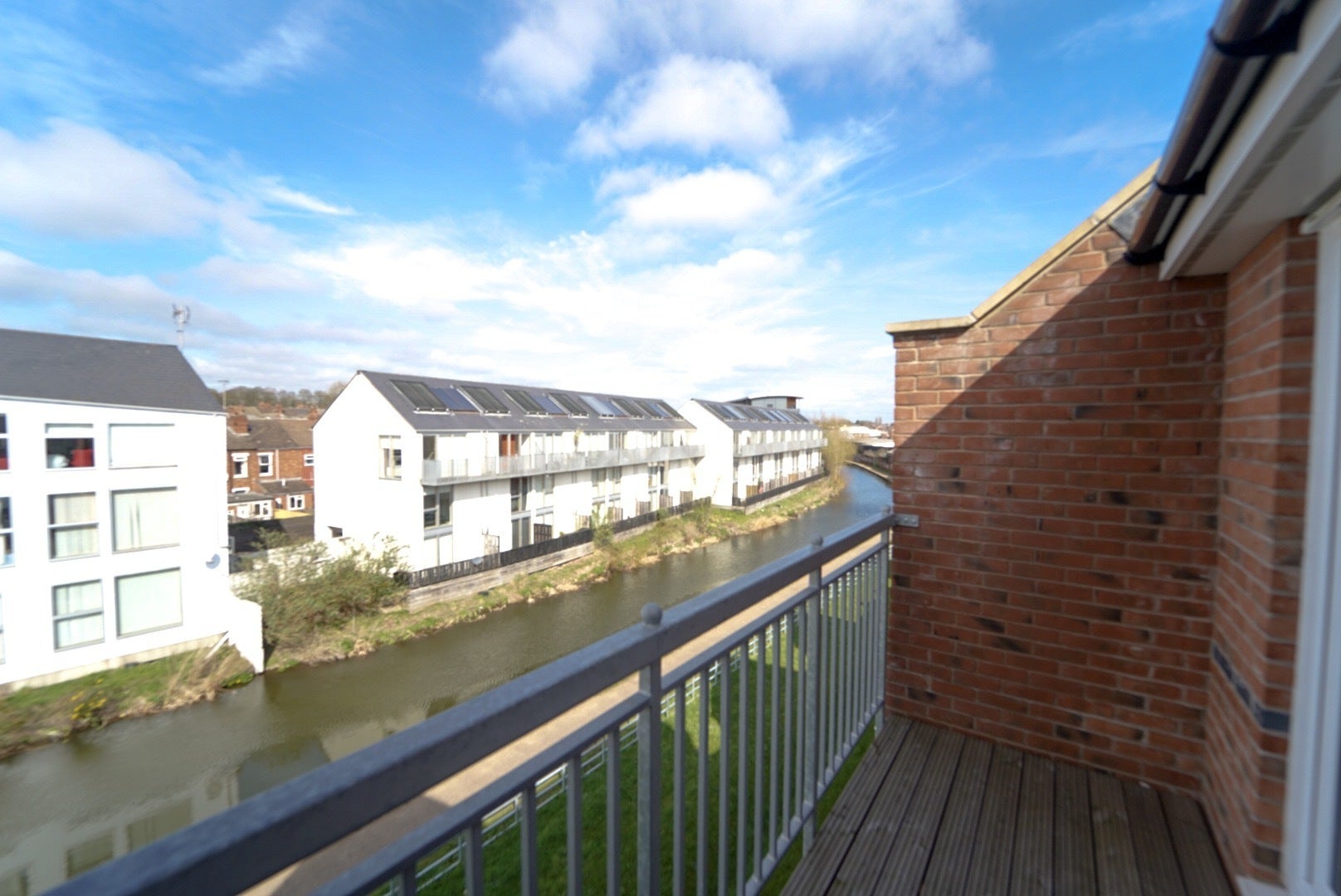 Flat The Moorings in Coventry