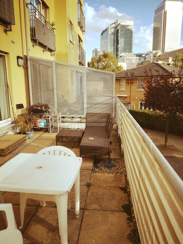 Room Premiere Place in Greater London