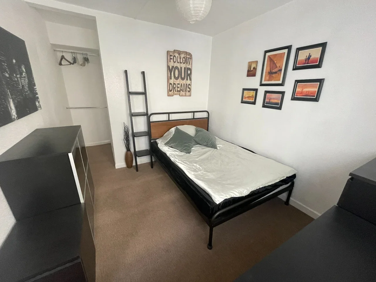 Room Neville Close in Greater London