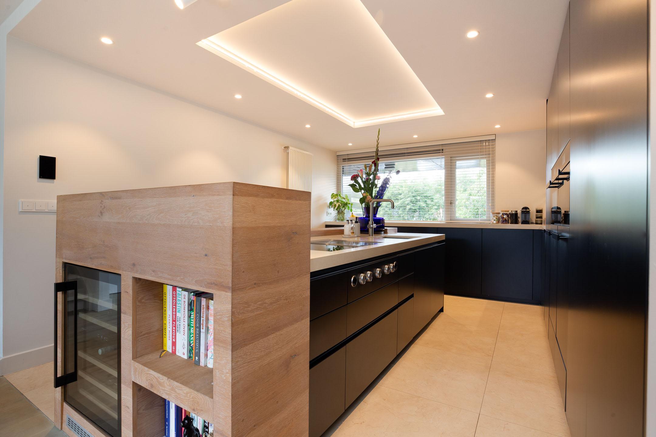 Twee-onder-één-kap te koop: Villa Waterviolier 25, Waalwijk