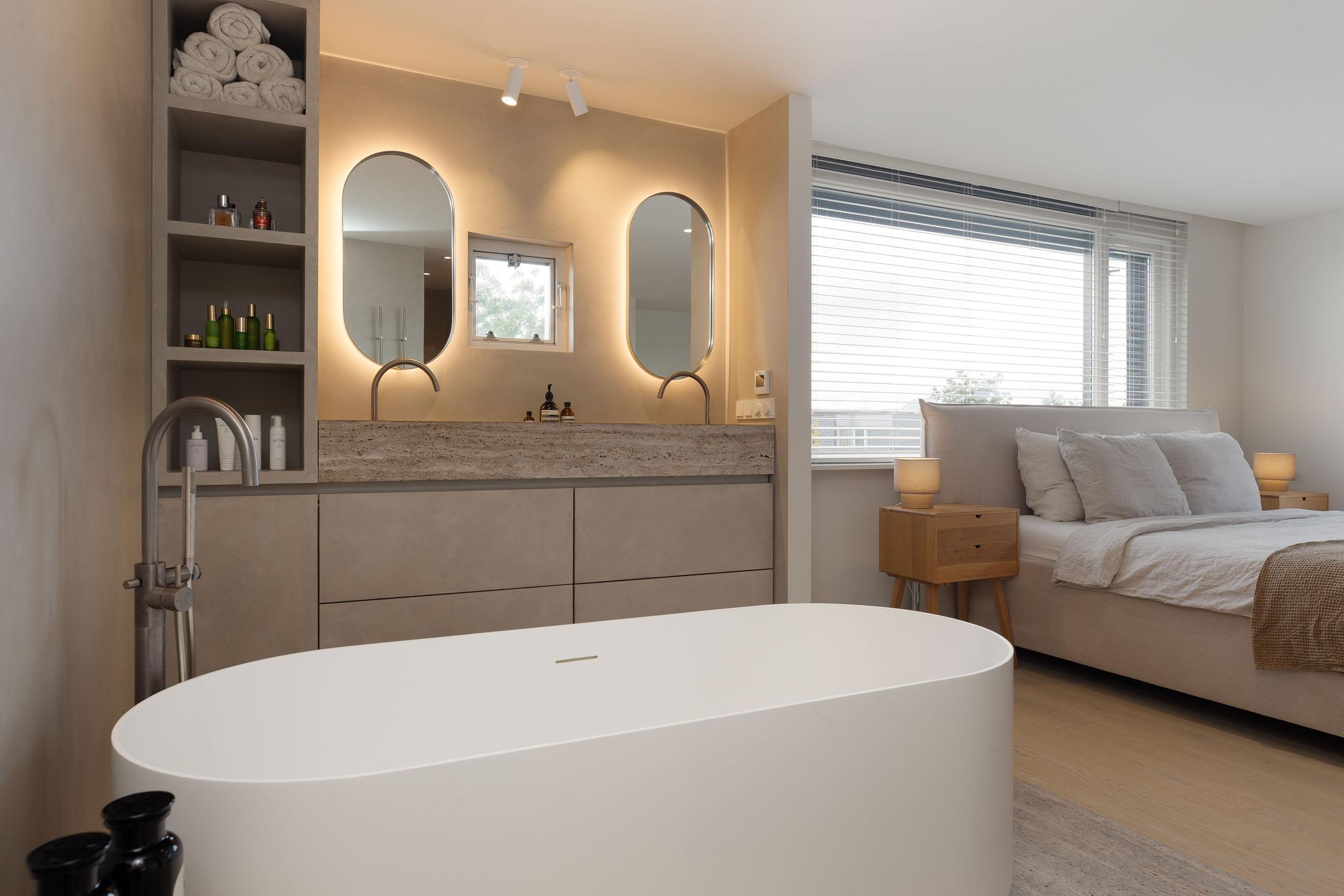 Twee-onder-één-kap te koop: Villa Waterviolier 25, Waalwijk