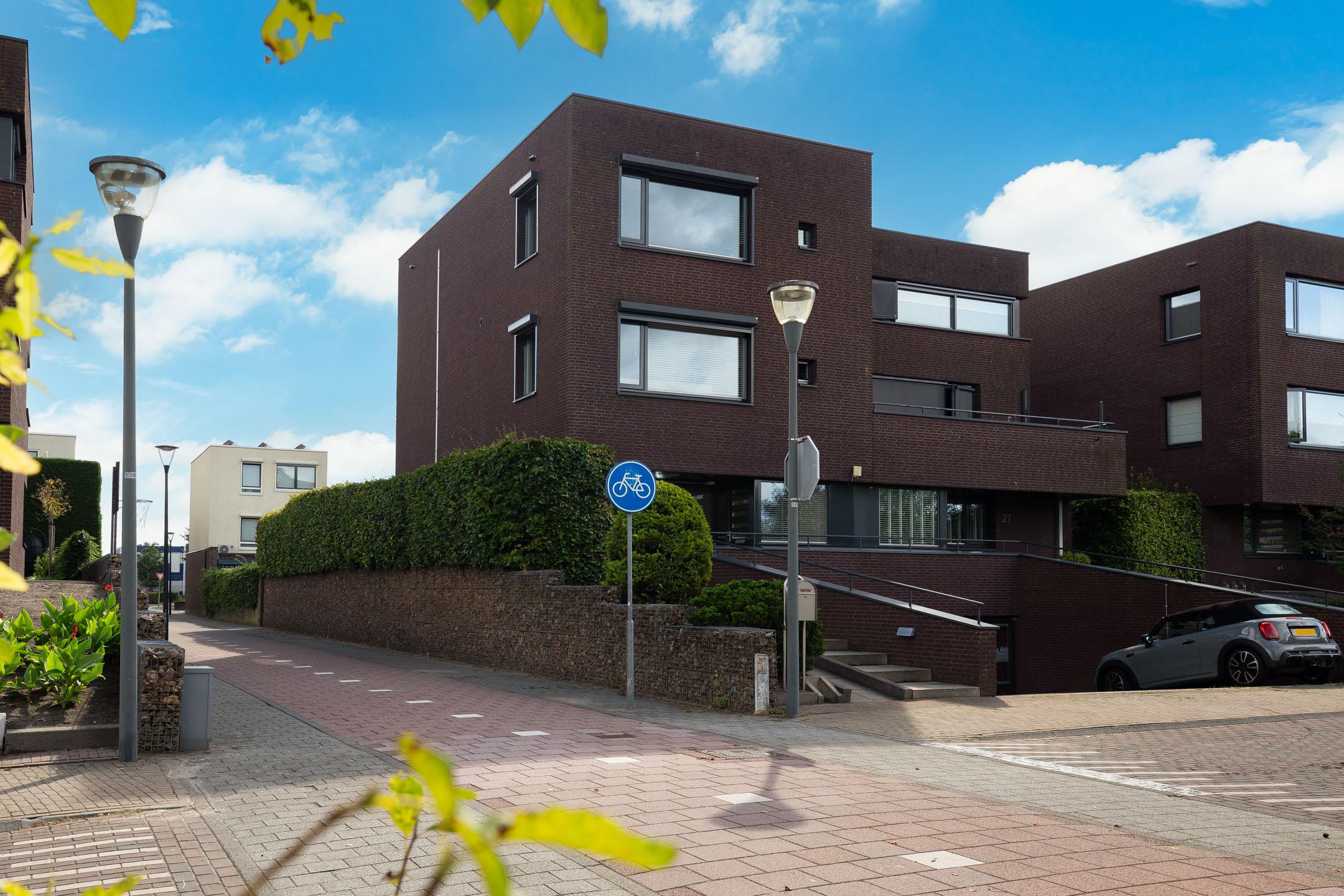 Huis Villa Waterviolier 25 in Waalwijk