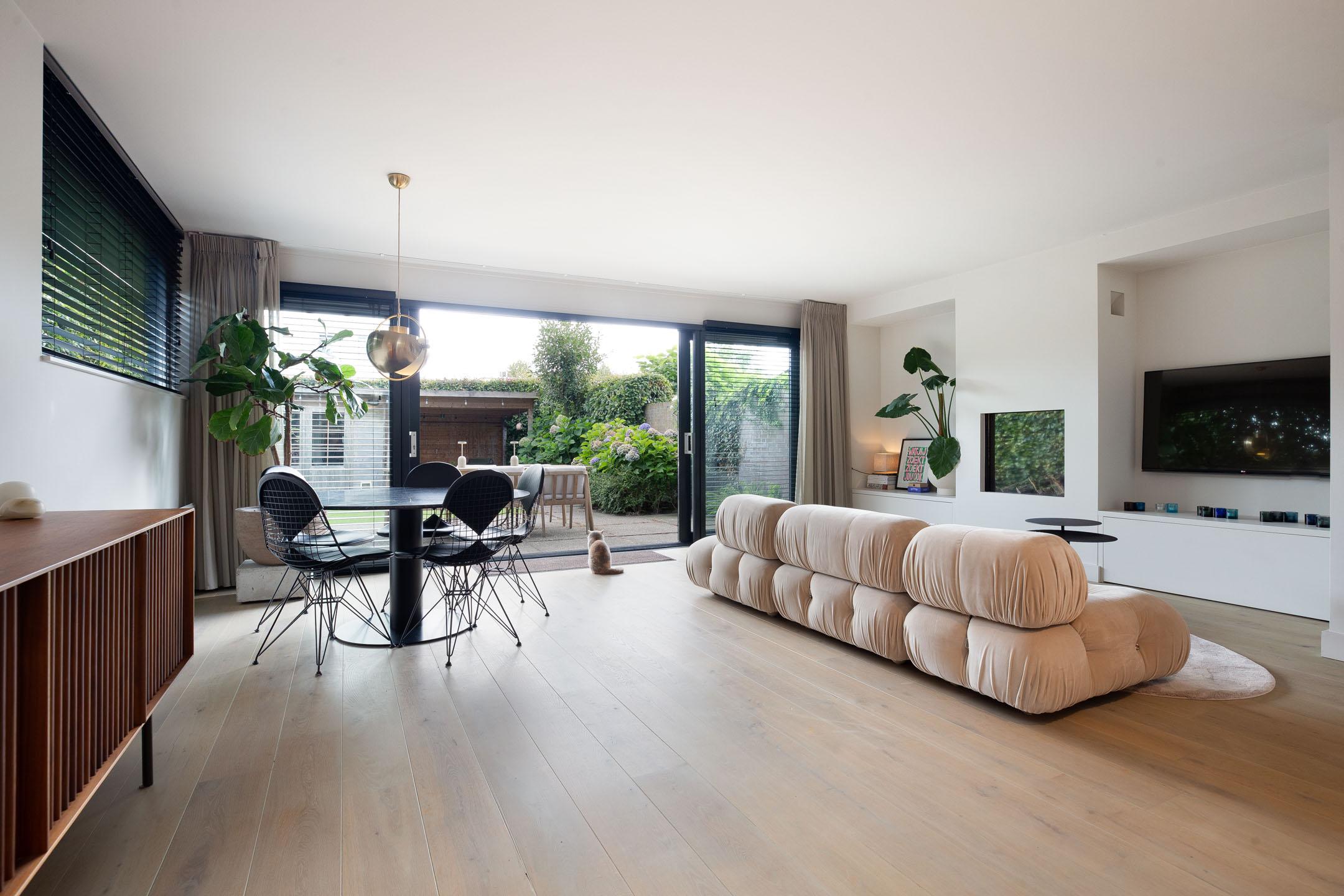 Twee-onder-één-kap te koop: Villa Waterviolier 25, Waalwijk