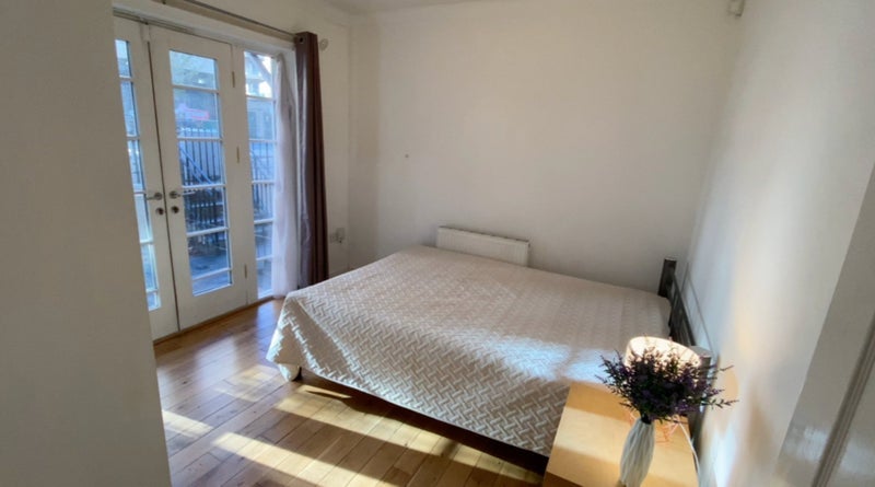 Room Bevenden Street in Greater London