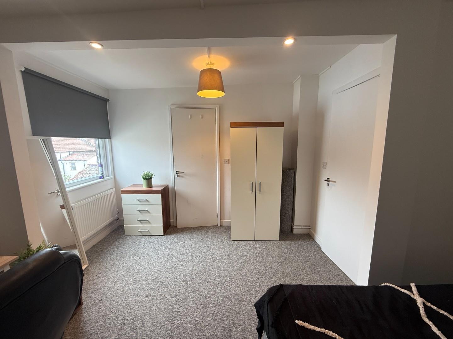 Room Milton Park in Bristol