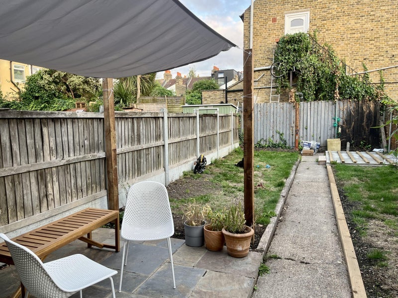 Room Courtenay Road in Greater London