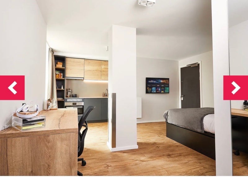 Room Portland Crescent in Leeds