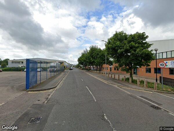 Flat Laporte Way in Luton