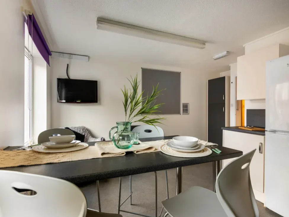 Room Alderson Road North in Sheffield