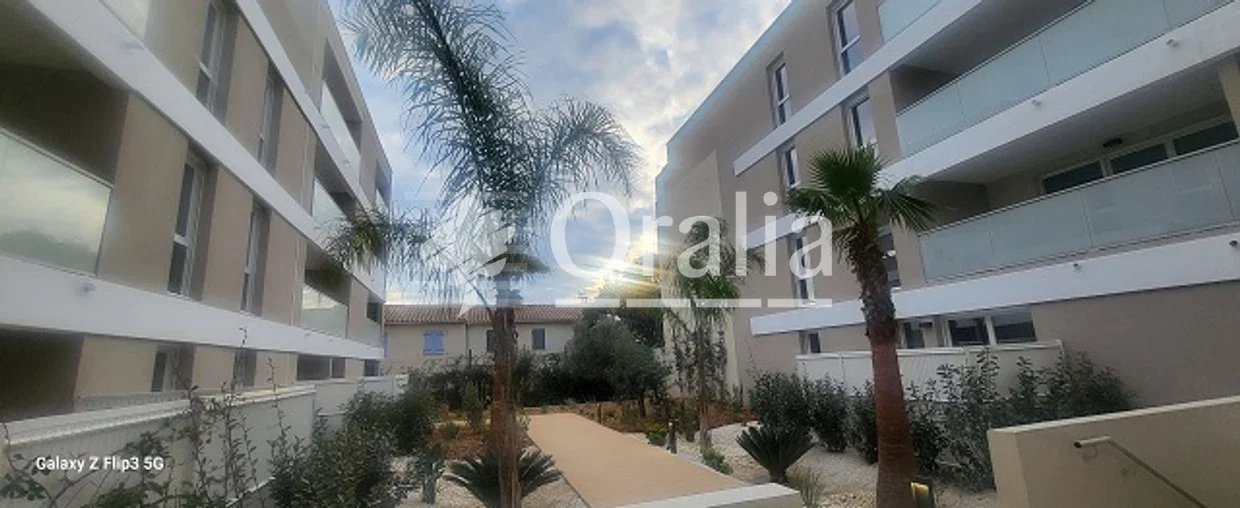Flat Rue Arago in Nîmes