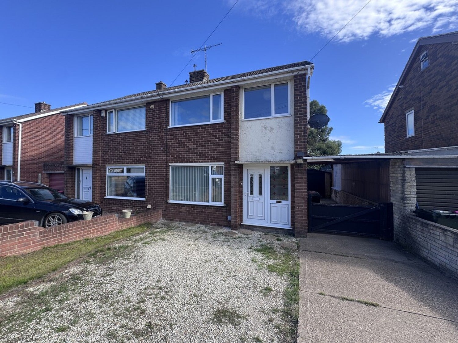 House Northfield Drive in Dinnington