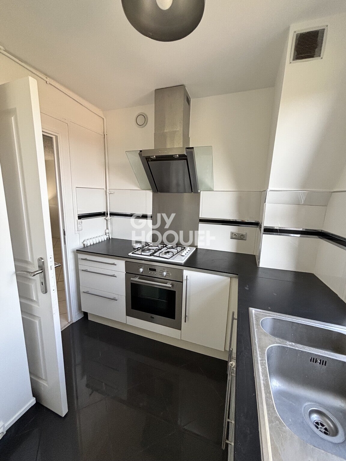 Flat Rue Louis-Auguste Blanqui in Les Pavillons-sous-Bois
