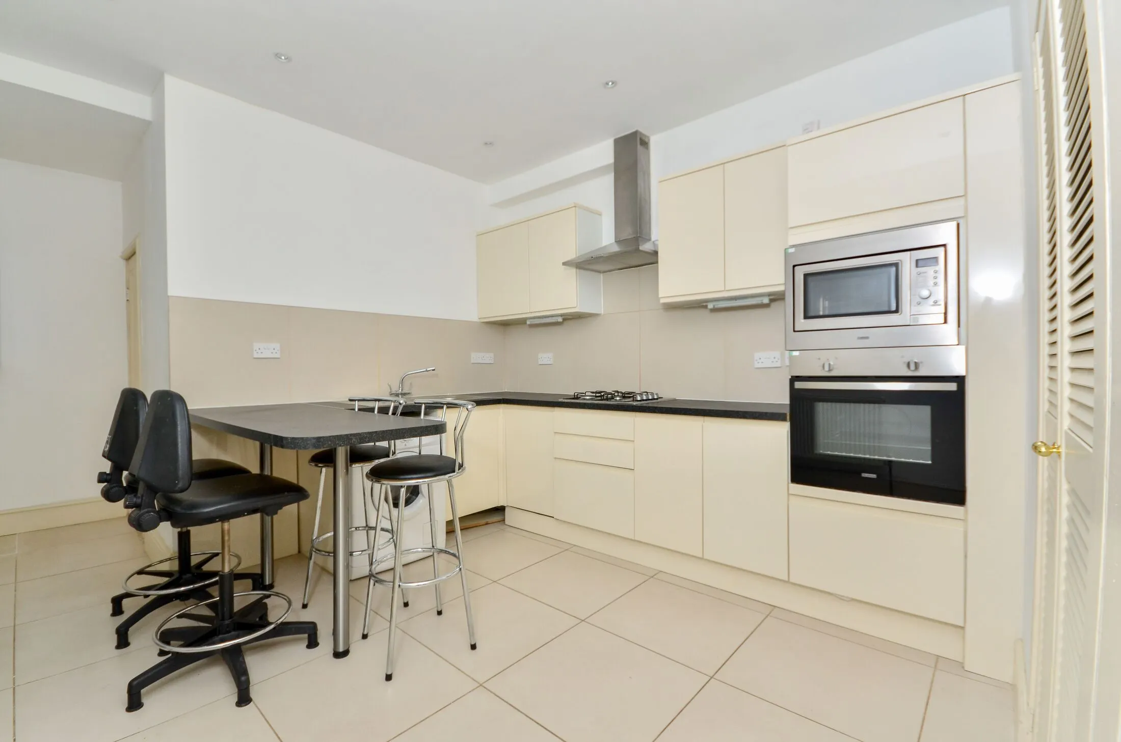 Flat Fulham Road in Greater London