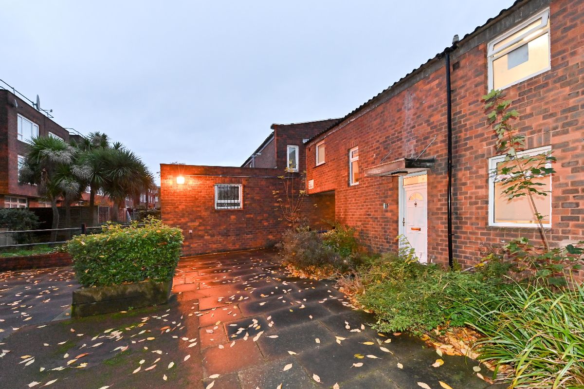 House Centurion Close in Greater London