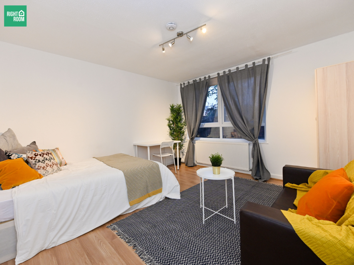 House Centurion Close in Greater London