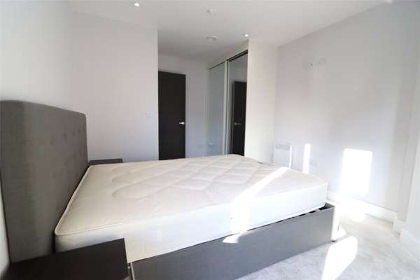 Flat Cheetham Hill Road in Manchester