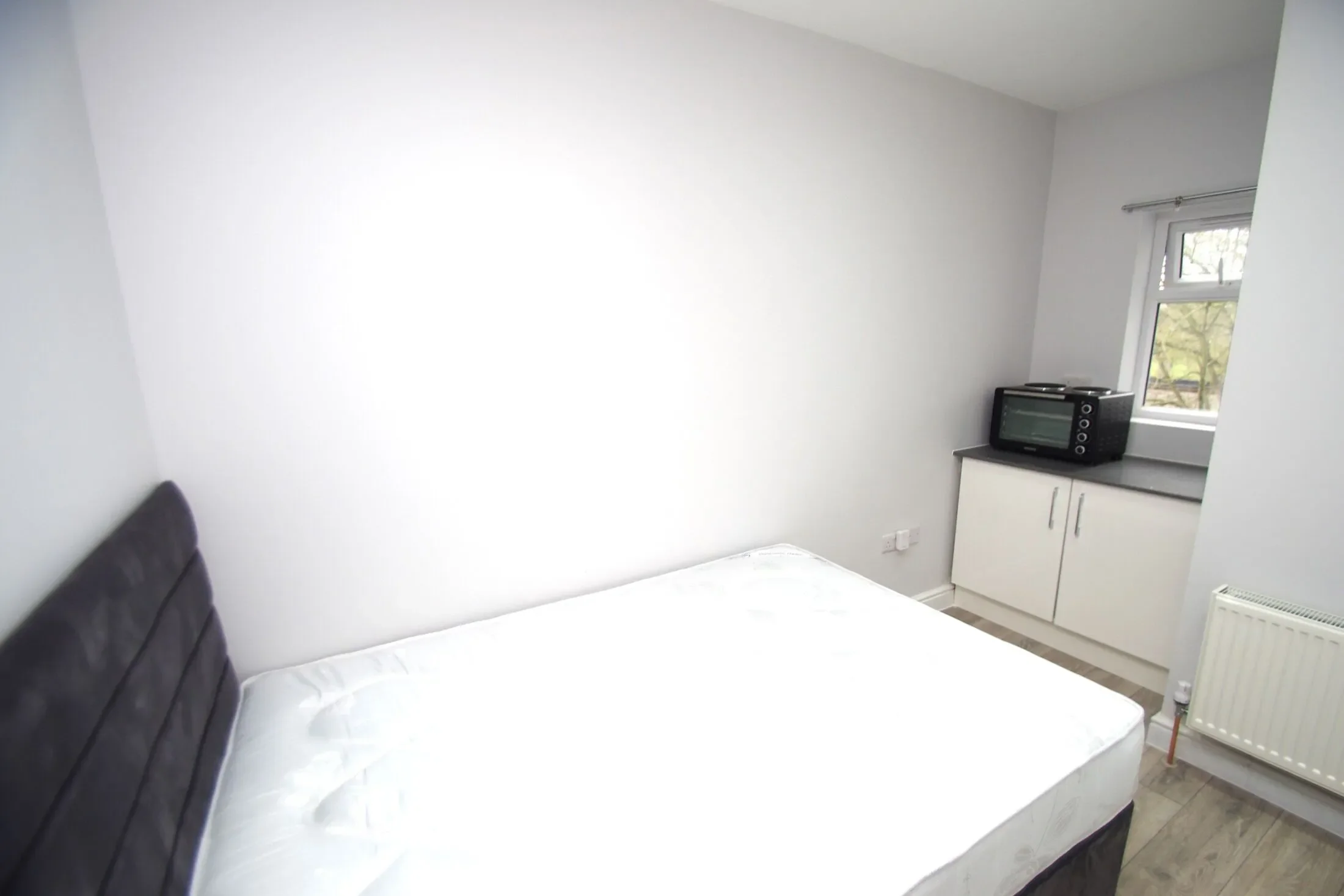 Room Gladstone Road in Watford