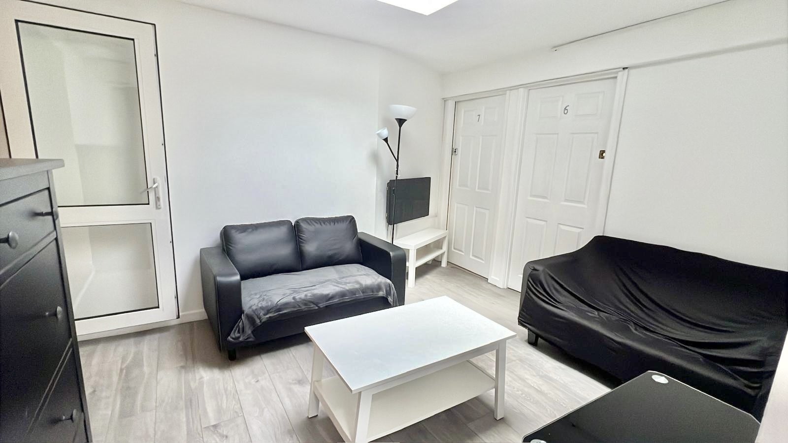 Flat Wavell Way in Winchester
