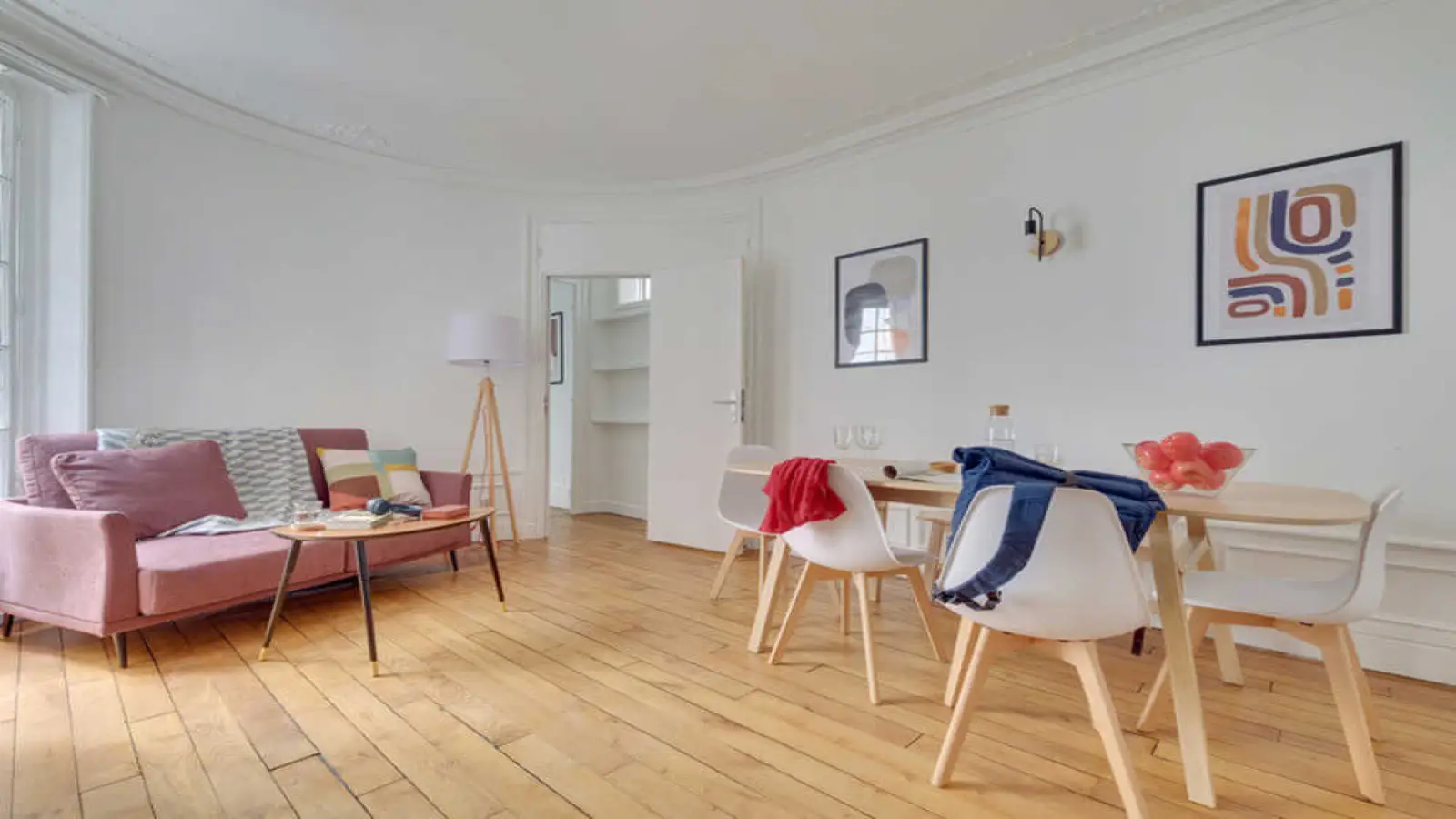 Room Place Gambetta in Paris