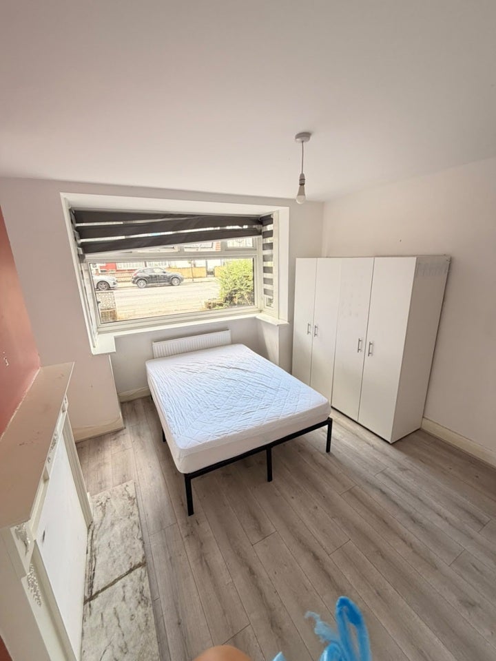 Room Shelbourne Road in Greater London