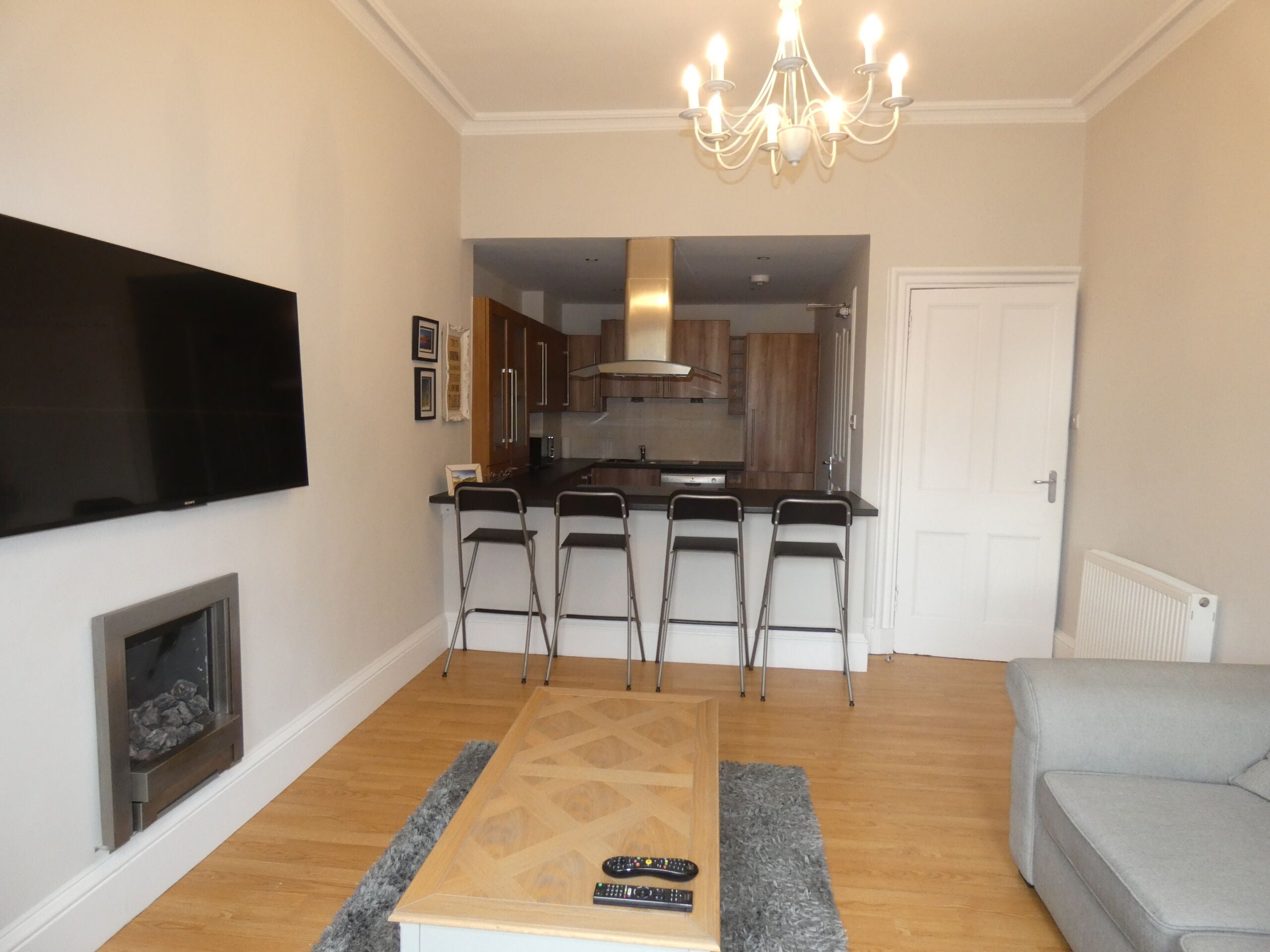 Flat Dalmeny Street in City of Edinburgh
