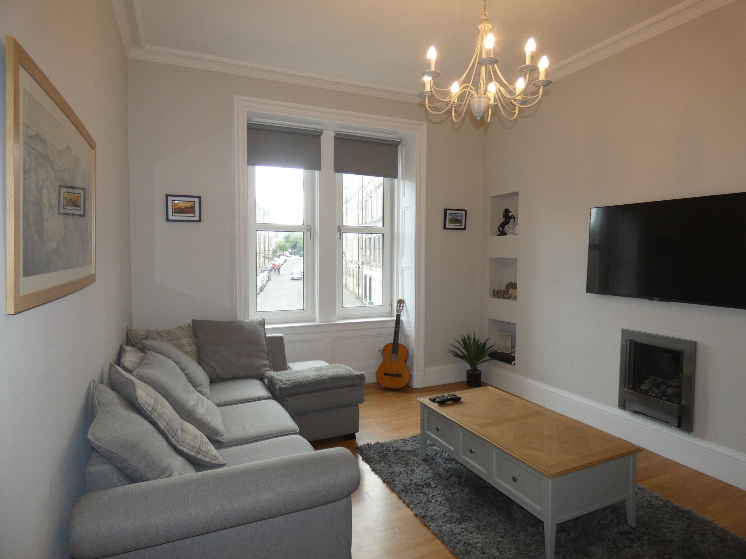 Flat Dalmeny Street in City of Edinburgh