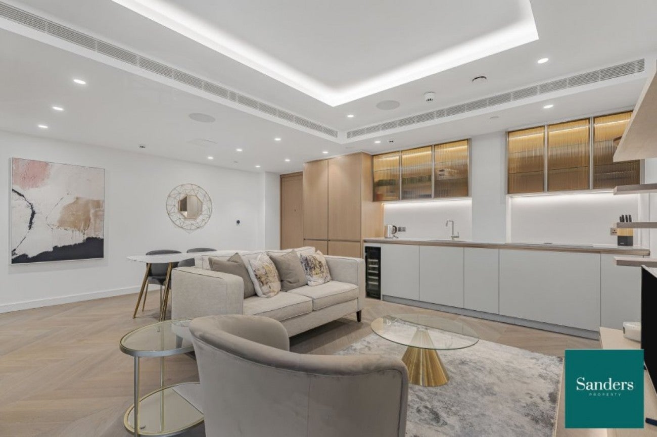Flat St Clare Street in City of London