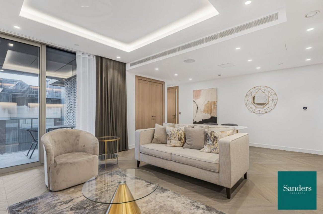 Flat St Clare Street in City of London