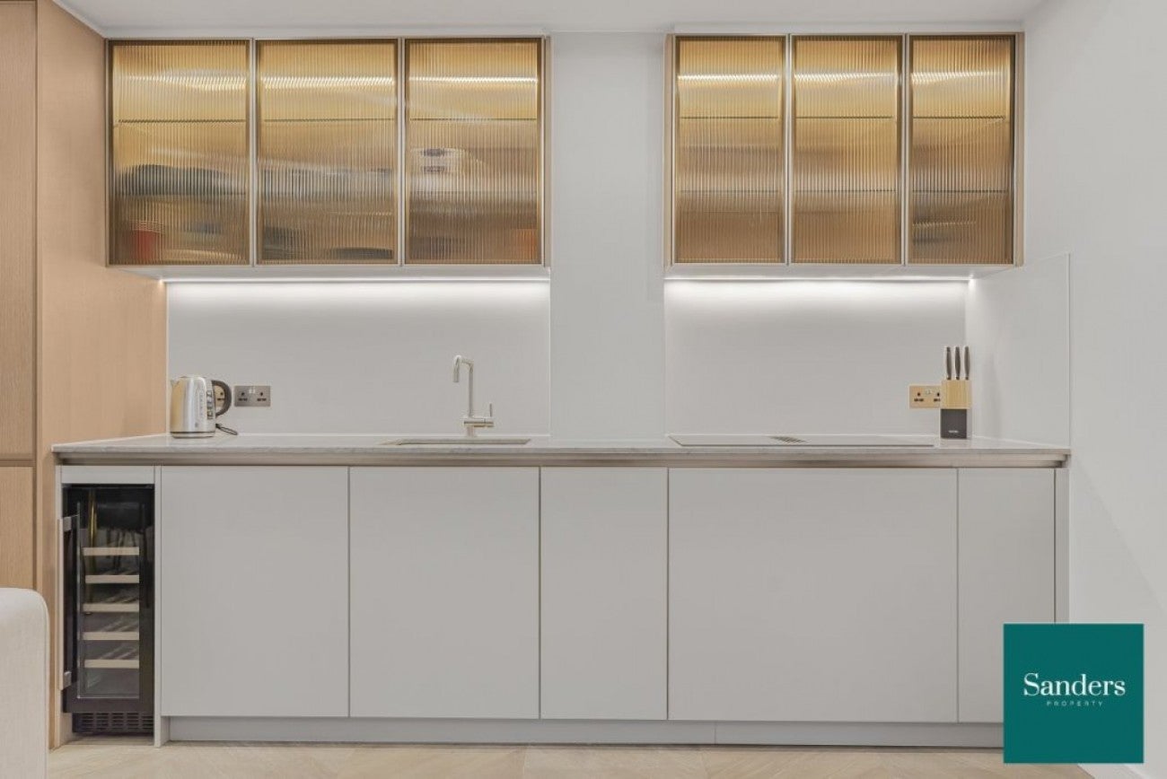 Flat St Clare Street in City of London