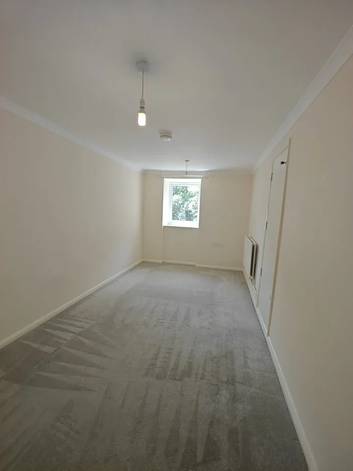 Flat Brookside Way in Southampton