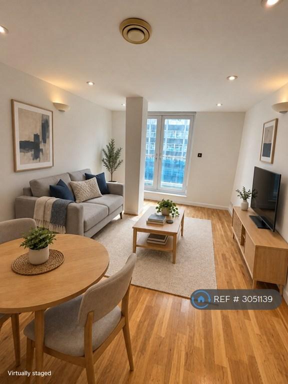 Flat Lyon Road in Greater London