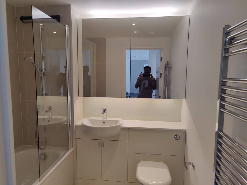 Room Mirabelle Gardens in Greater London