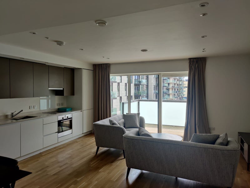 Room Mirabelle Gardens in Greater London
