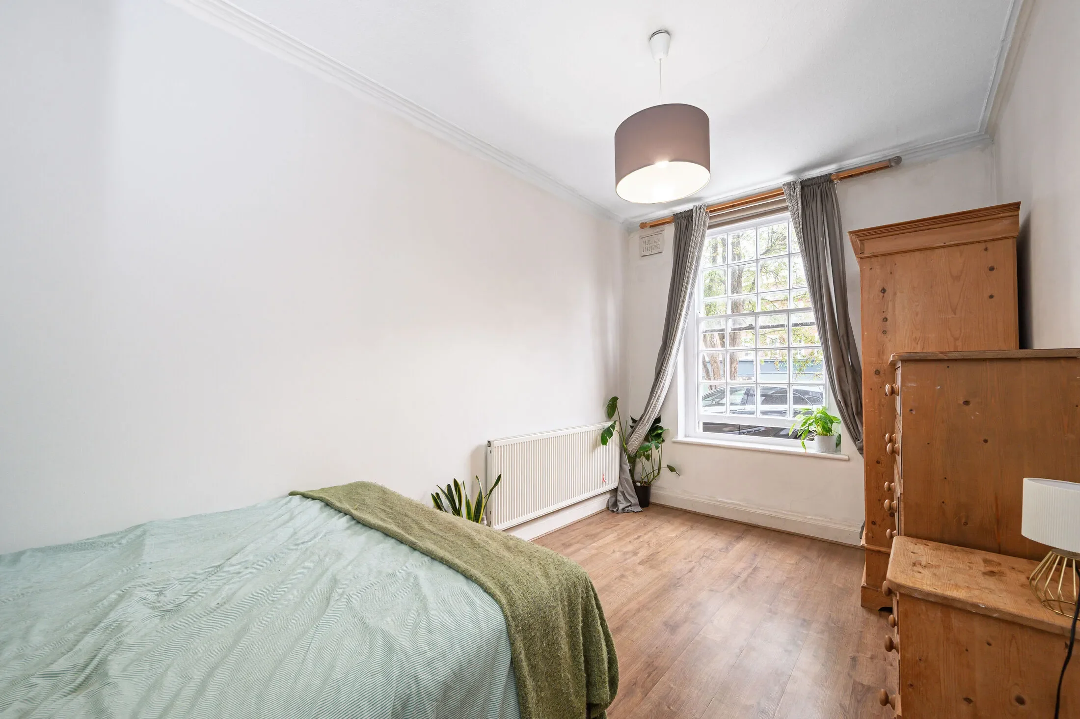 Flat Finchley Road in Greater London