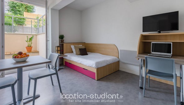 Room Rue Nicolas Appert in Massy