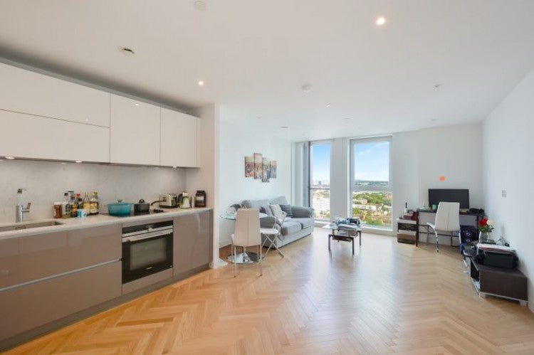Flat Elephant and Castle in Greater London