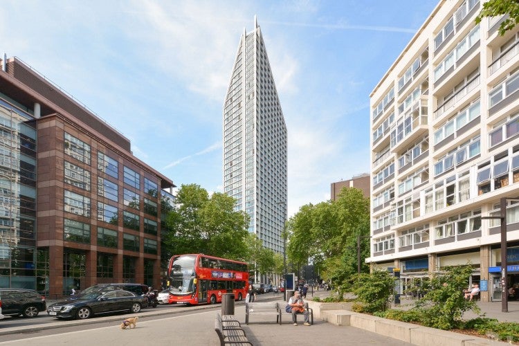 Flat Elephant and Castle in Greater London