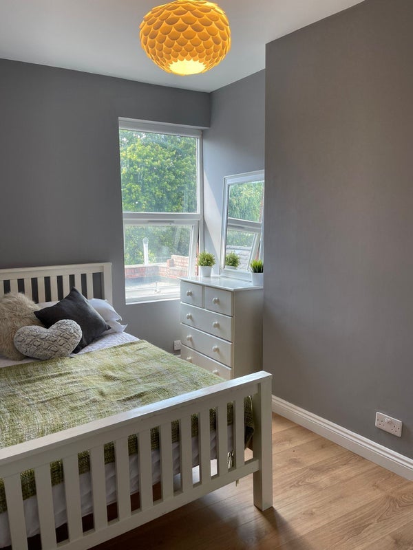 Room Nimmings Road in Halesowen
