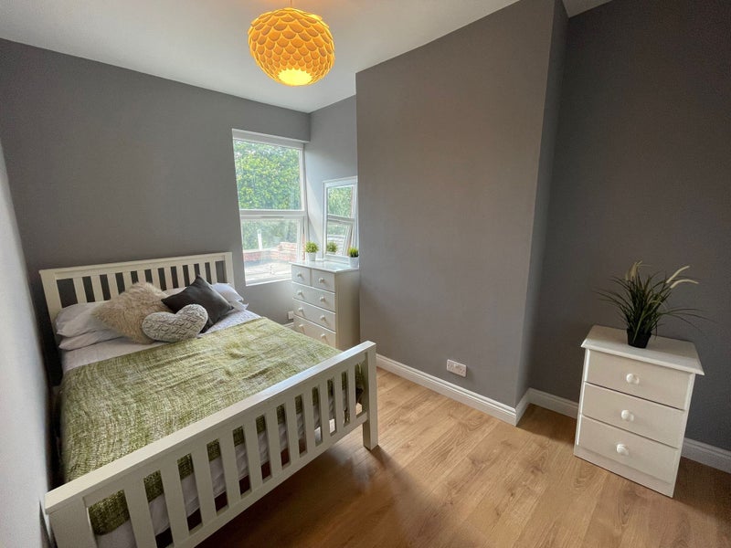 Room Nimmings Road in Halesowen