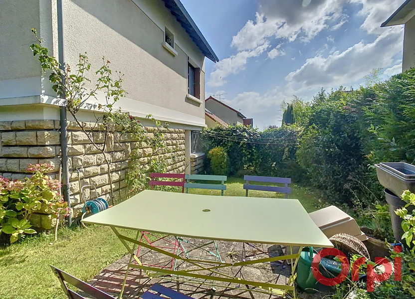 House Rue de la Boulie in Verrières-le-Buisson