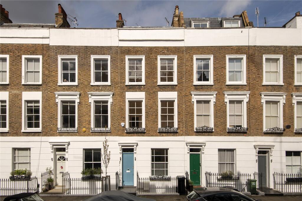 House Edis Street in Greater London